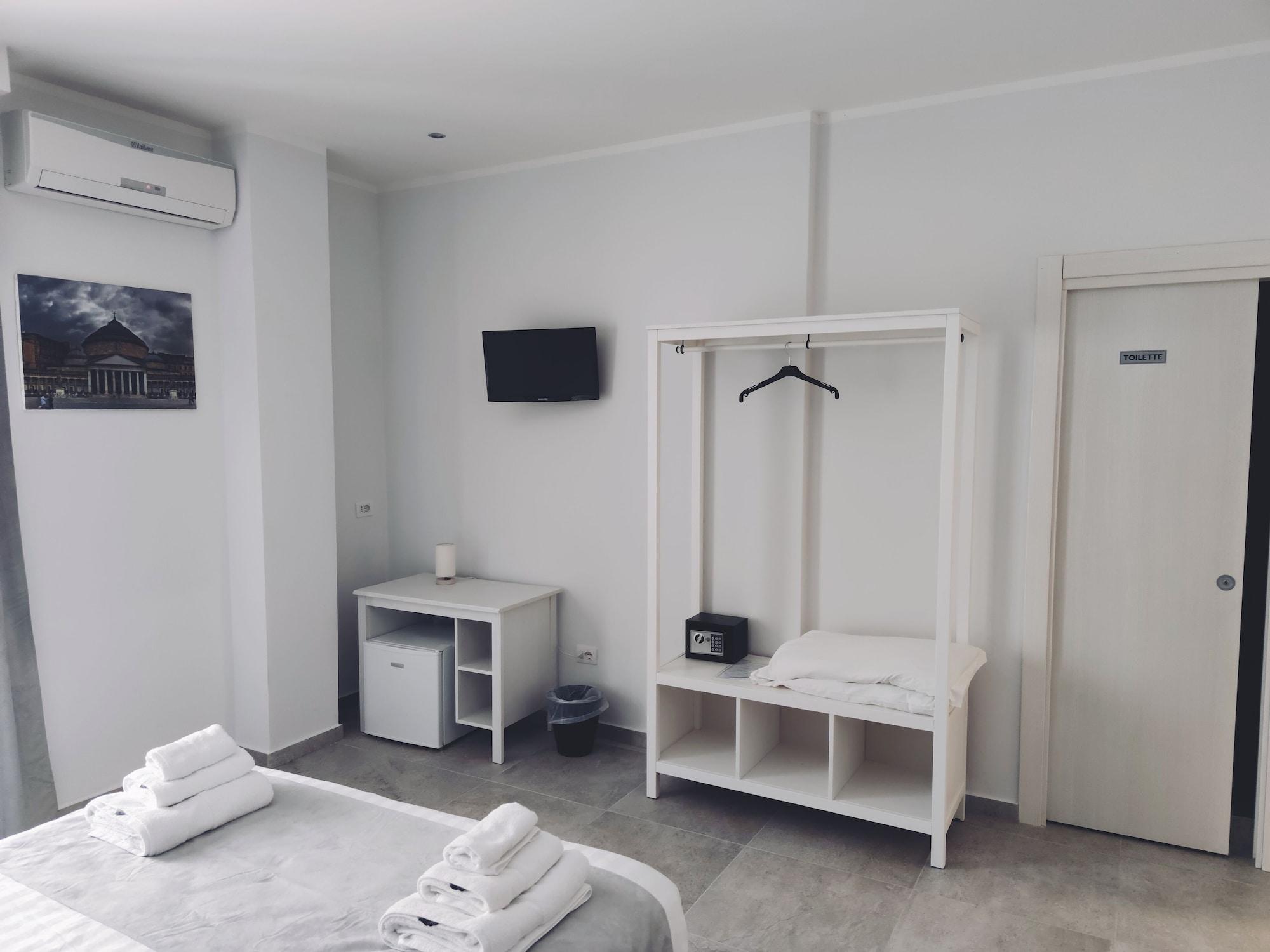 บีแอนด์บี อี บอร์โบเน Bed & Breakfast เนเปิลส์ ภายนอก รูปภาพ