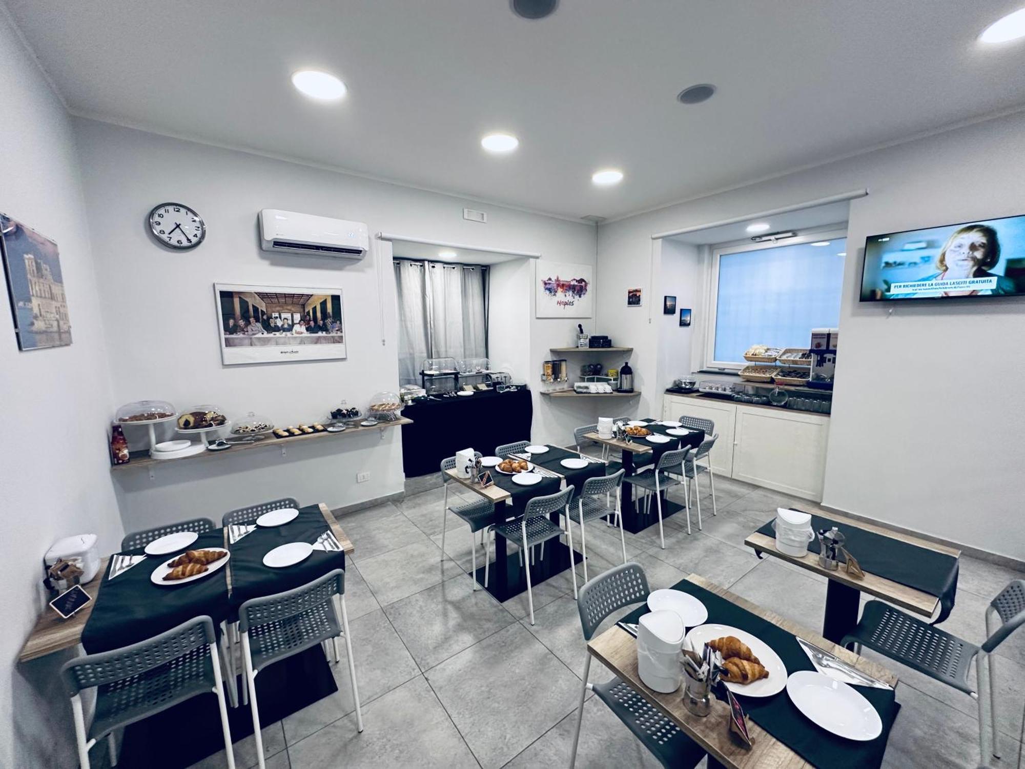 บีแอนด์บี อี บอร์โบเน Bed & Breakfast เนเปิลส์ ภายนอก รูปภาพ