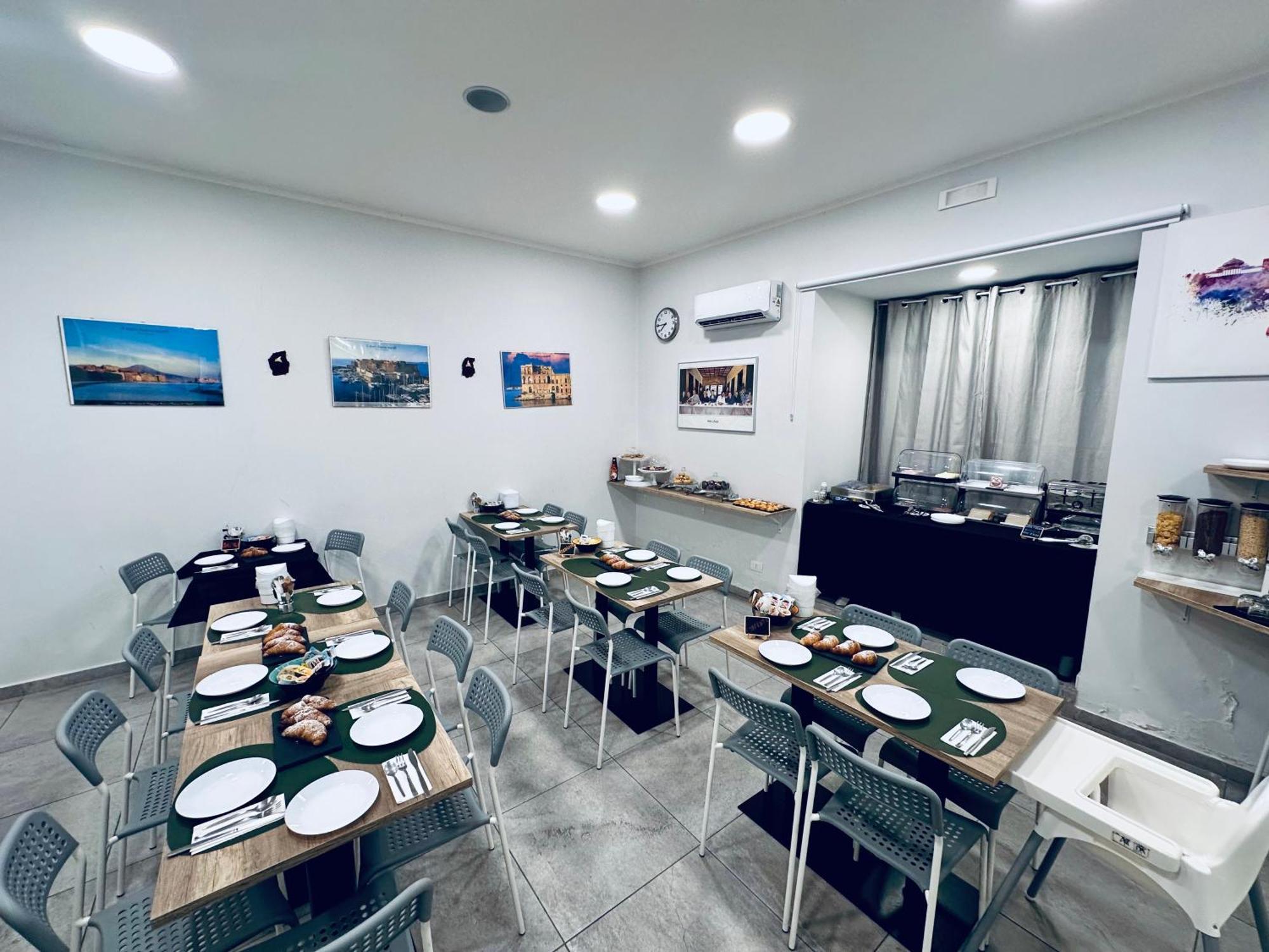 บีแอนด์บี อี บอร์โบเน Bed & Breakfast เนเปิลส์ ภายนอก รูปภาพ