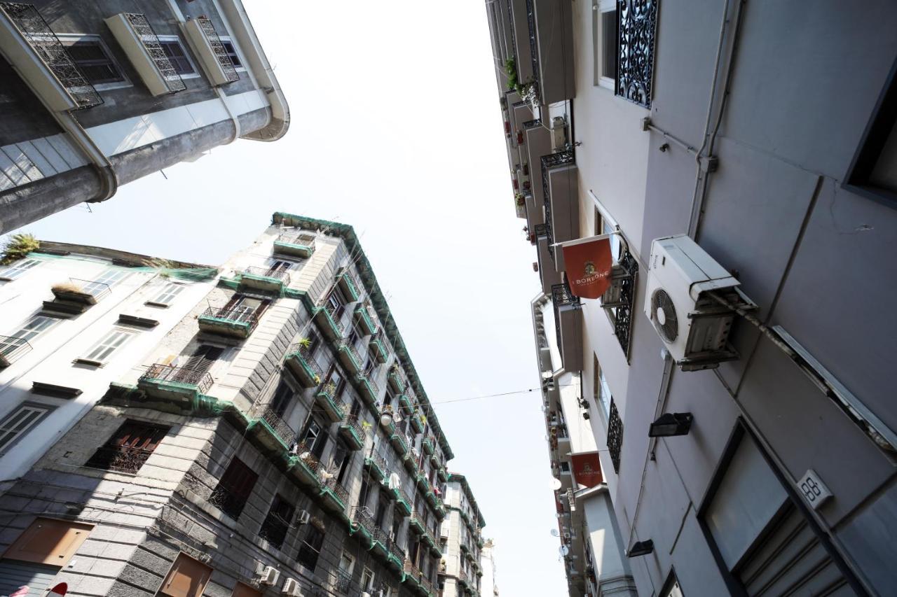 บีแอนด์บี อี บอร์โบเน Bed & Breakfast เนเปิลส์ ภายนอก รูปภาพ